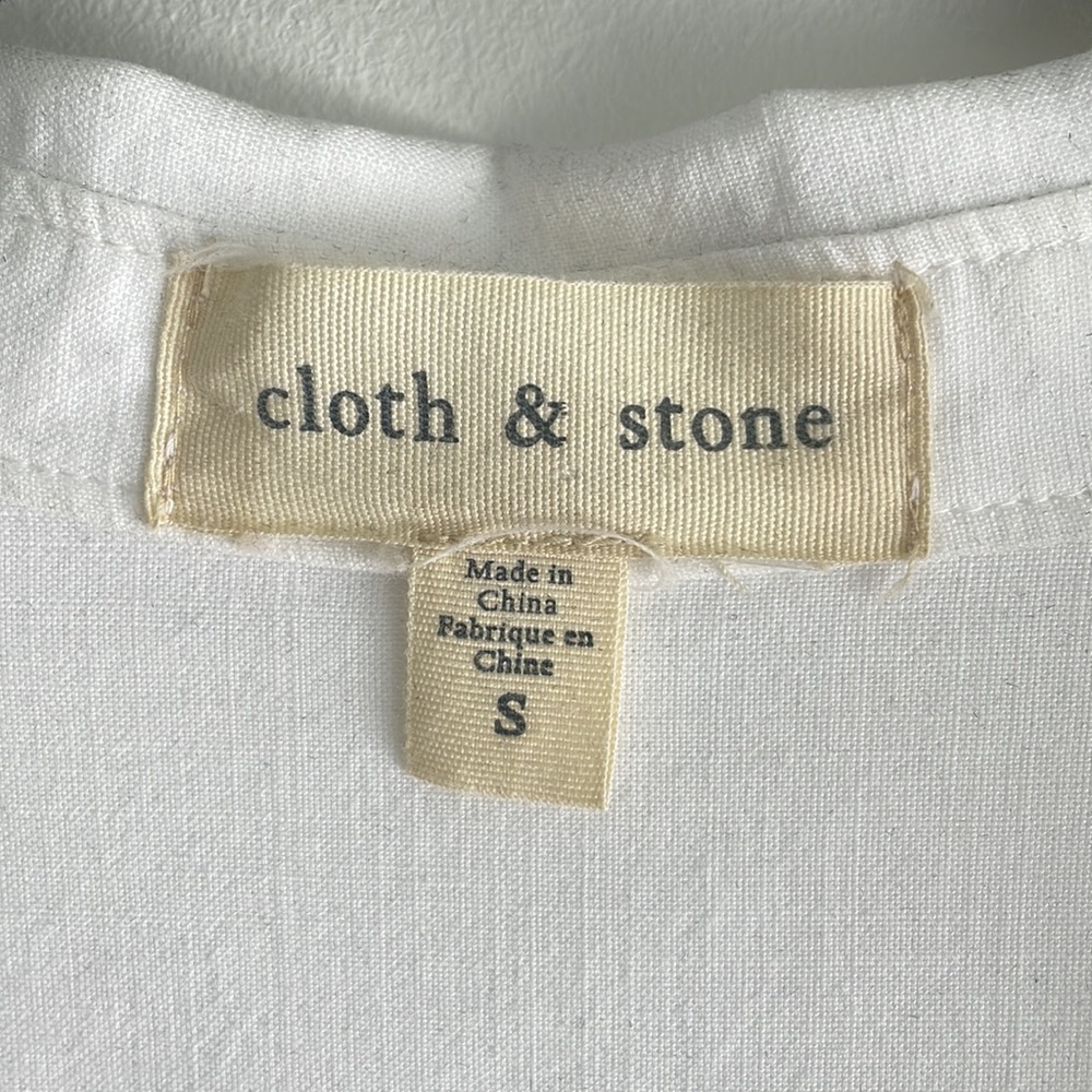 Cloth & Stone Frayed Hem White Button Up Shirt  | Size Small - Picture 2 of 4